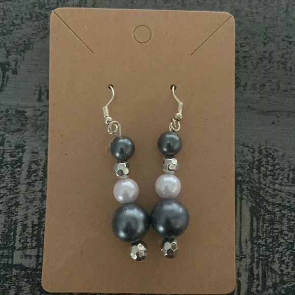 Homemade Bead Earrings, Grey, Pearl, and Silver tone, New - Picture 1 of 1